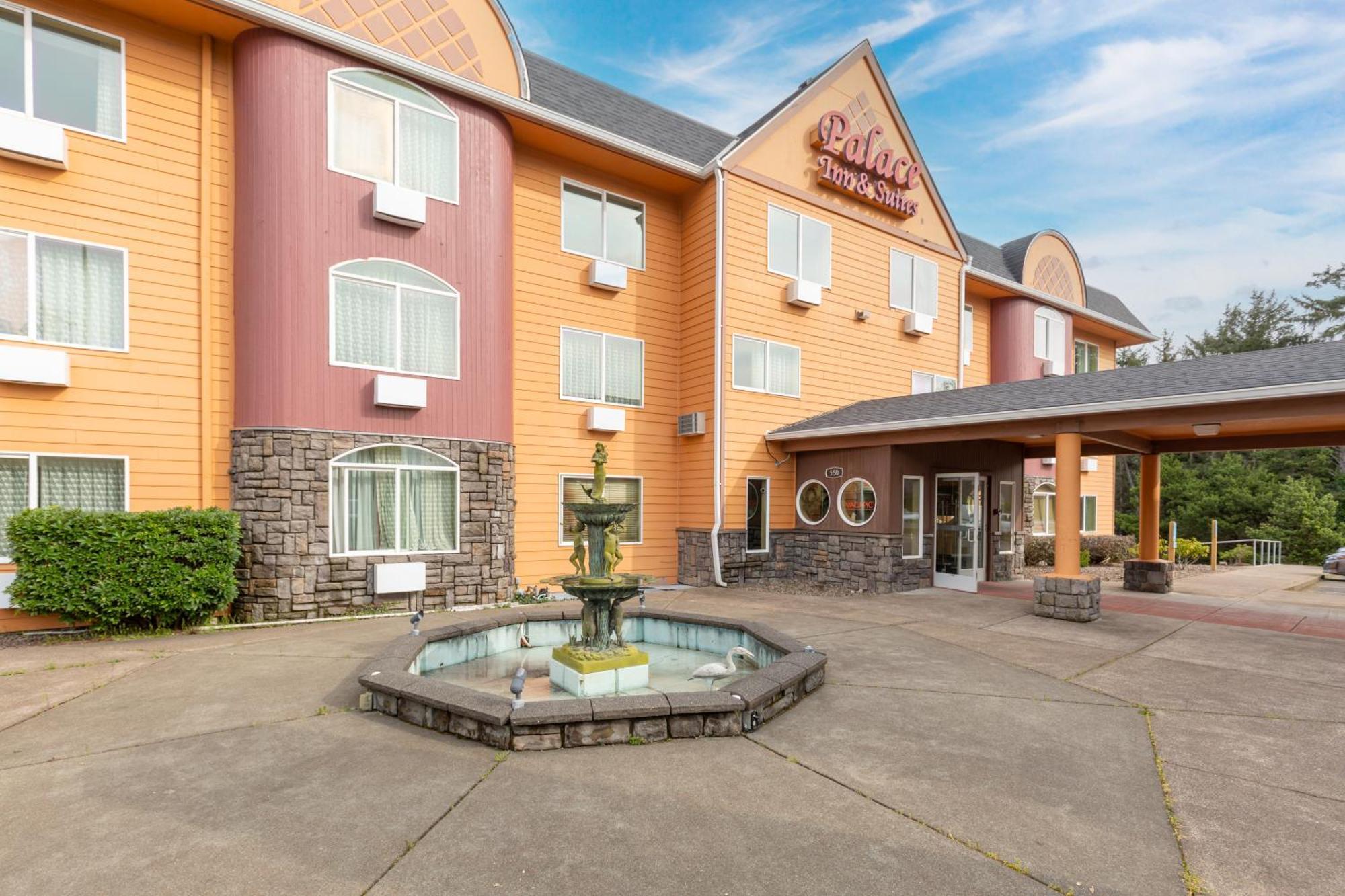 Palace Inn & Suites Lincoln City Exterior photo